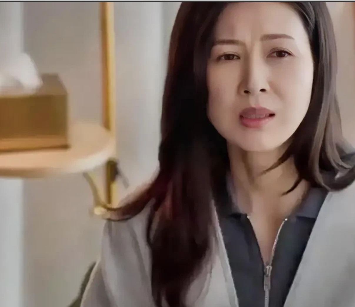 《蛮好的人生》第33集预告：这感情线乱得像团麻，职场戏它不香吗？家人们，我今儿