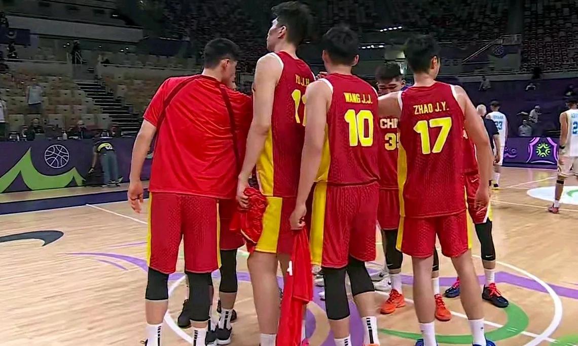 中国男篮100:69打爆印度：有一点不是太明白？但有一点绝对值得称赞！到底是我
