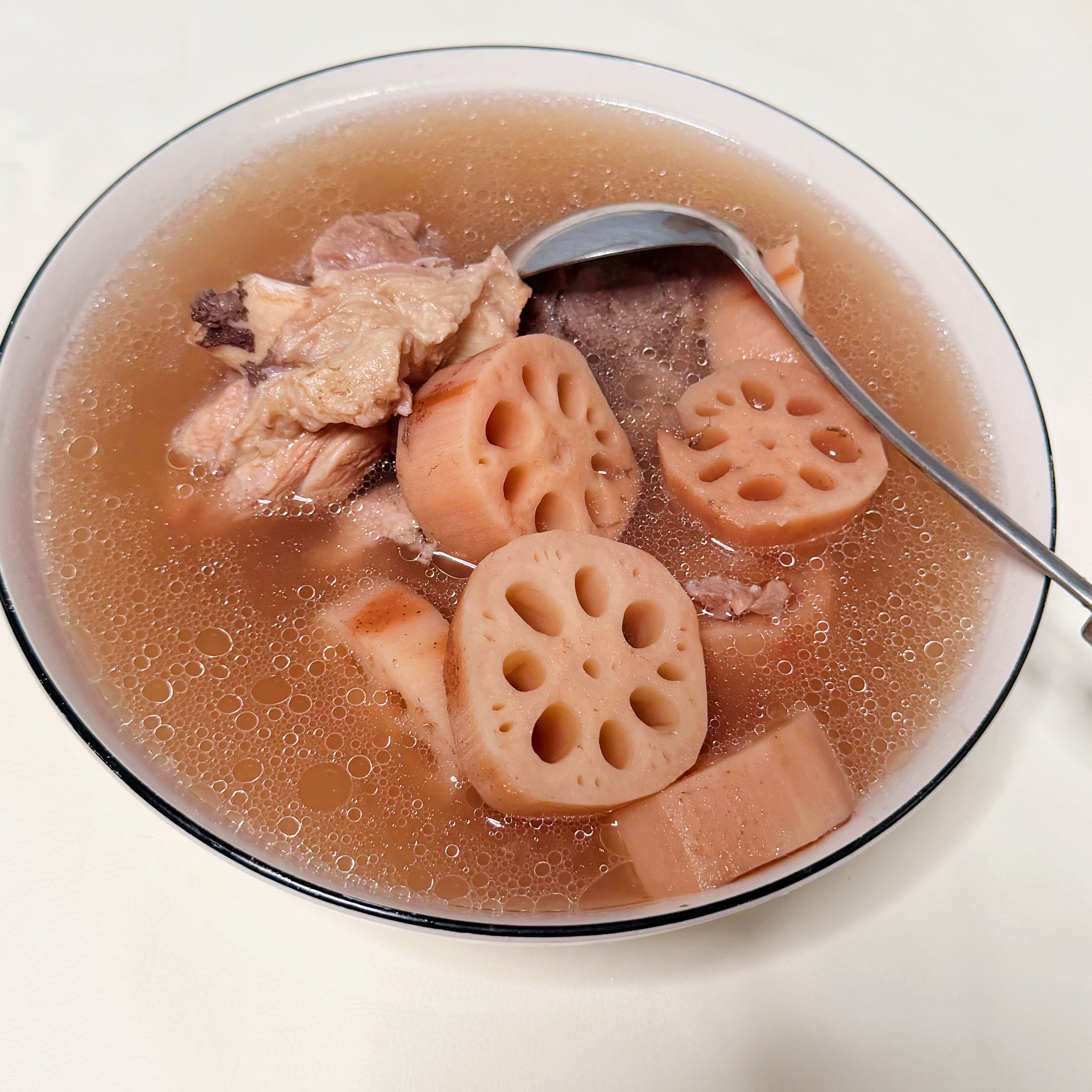 唯有美食不可辜负三个人就简单随便做点778图1莲藕筒骨汤图2三文鱼刺身