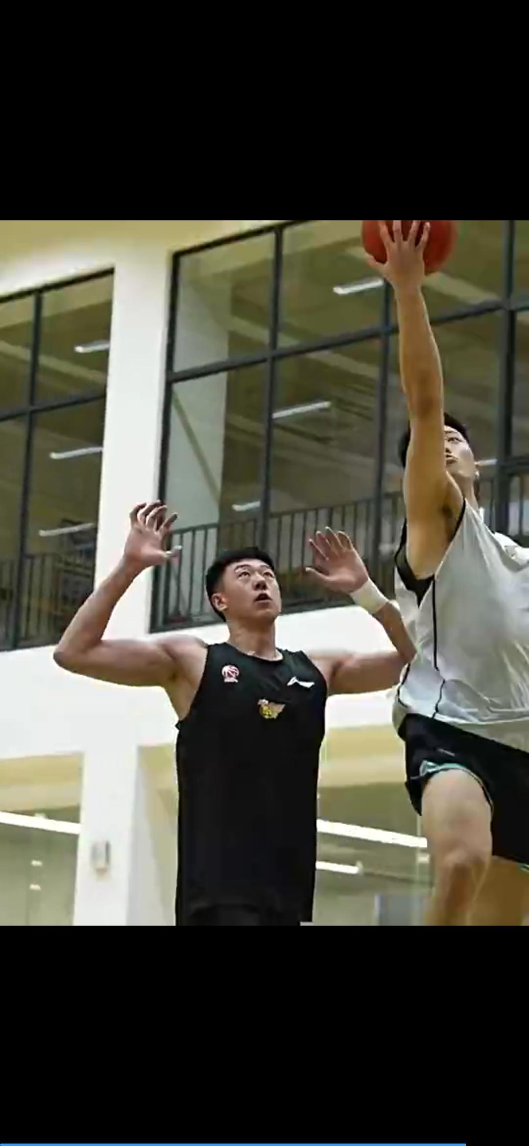 萨姆纳参加宏远合练，四外援特点很鲜明，花里胡哨怎么不打俱乐部杯崔永熙对着镜