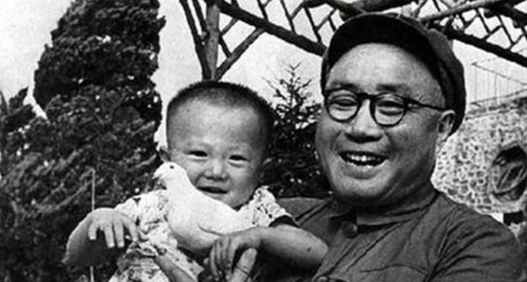 1986年10月7日，刘伯承在北京病逝。他临终前对妻子和孩子说：“杀害小华北的凶