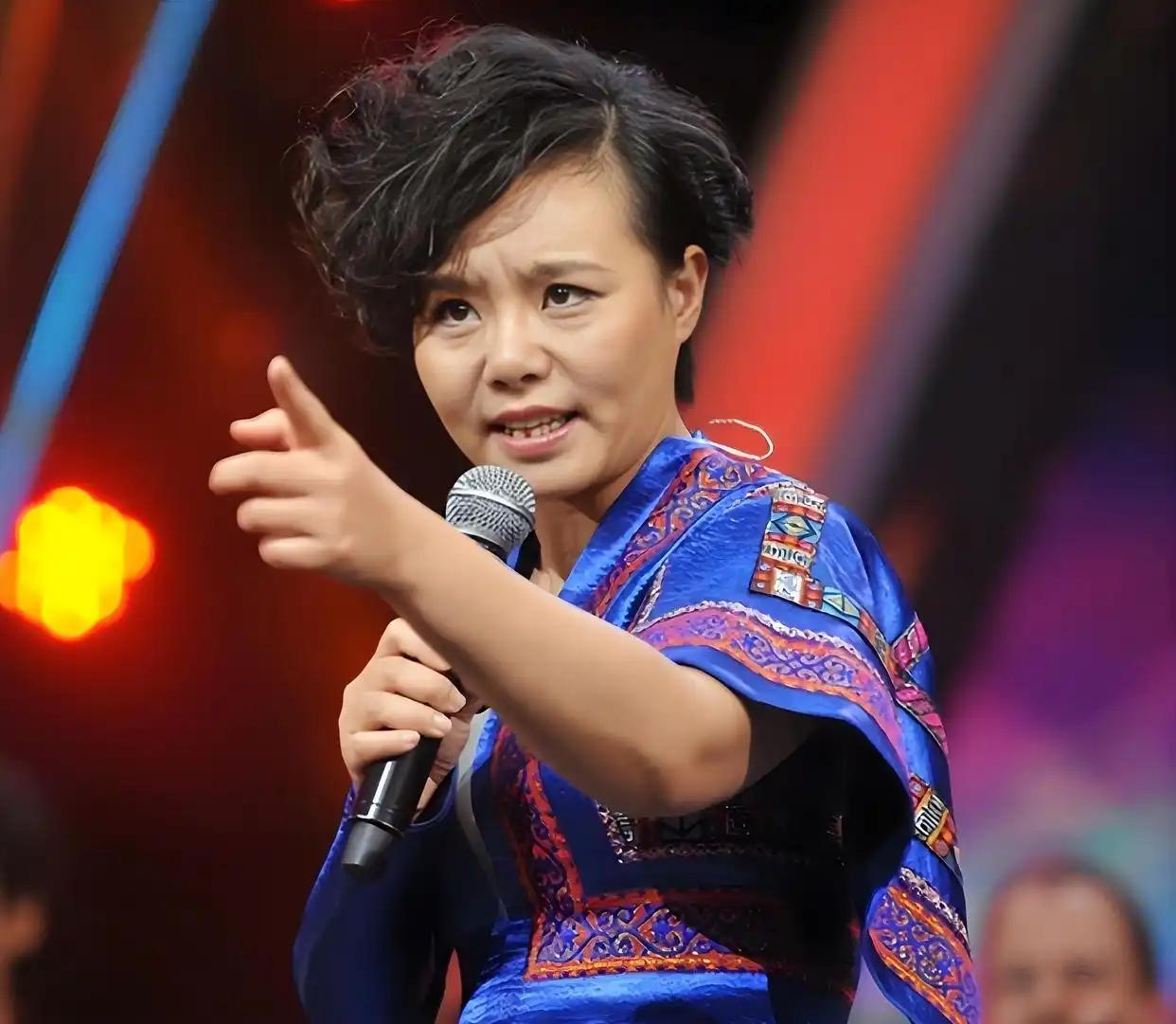龚琳娜表示：“2024年，我和老罗突然决定离婚，我一时不知道该怎样和孩子沟通。我