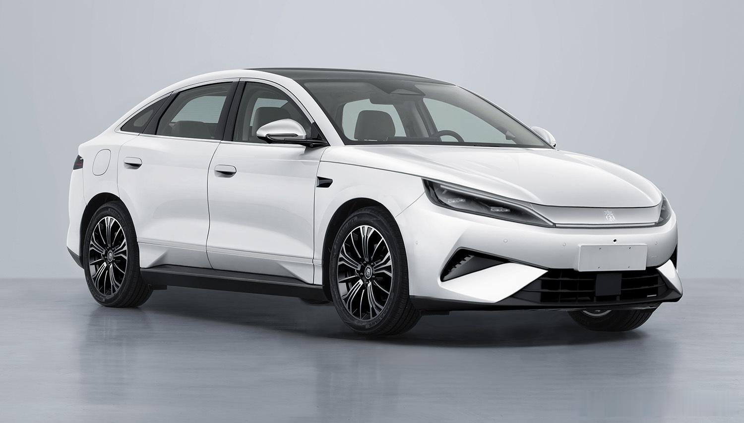 比亚迪秦系列再更新，这次叫秦Max或大秦了。按照比亚迪的产品更新体系来看，秦