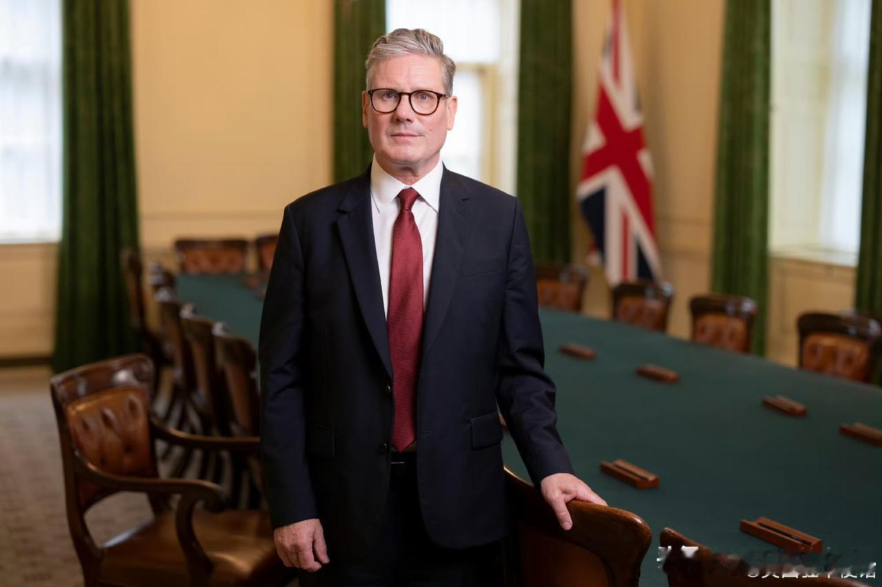 8年了，憋了8年了。英国首相斯塔默这次是憋不住了。据悉，28日也就是这周三开始访