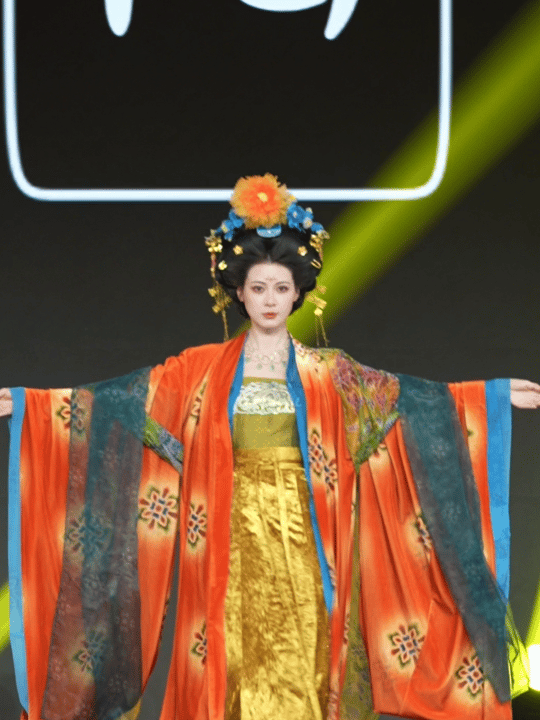 赵昭仪这次不是妹宝是女帝这次的她不再是那个软萌的妹宝，而是掌控全局的女帝，眼神