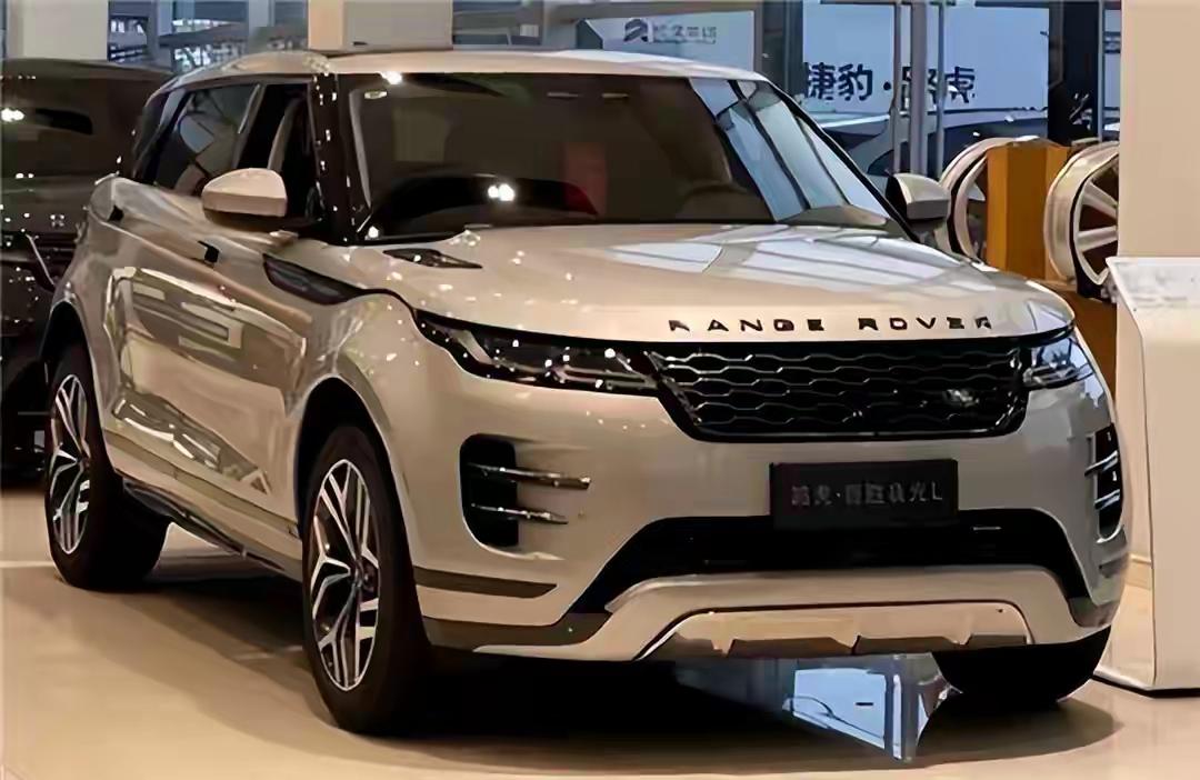 当年加价20万还得托关系排队，如今裸车17.9万，比高配CR-V还便宜。路虎揽