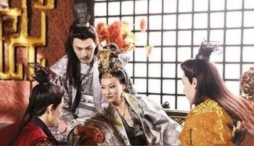 历史上最好色的4位有权女人，比皇帝还会玩。都说男人好色，三宫六院七十二妃。可翻开