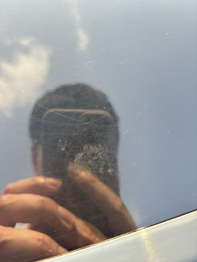 鸟屎腐蚀车漆有什么好办法，洗车洗不掉上次洗车发现后备箱盖上有一小块洗不掉，洗车