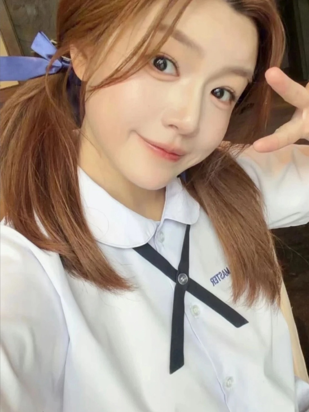 陈妍希的素颜，被喷惨了陈妍希上《我家那闺女》，有一段是全素颜晚间护肤流程，很多网