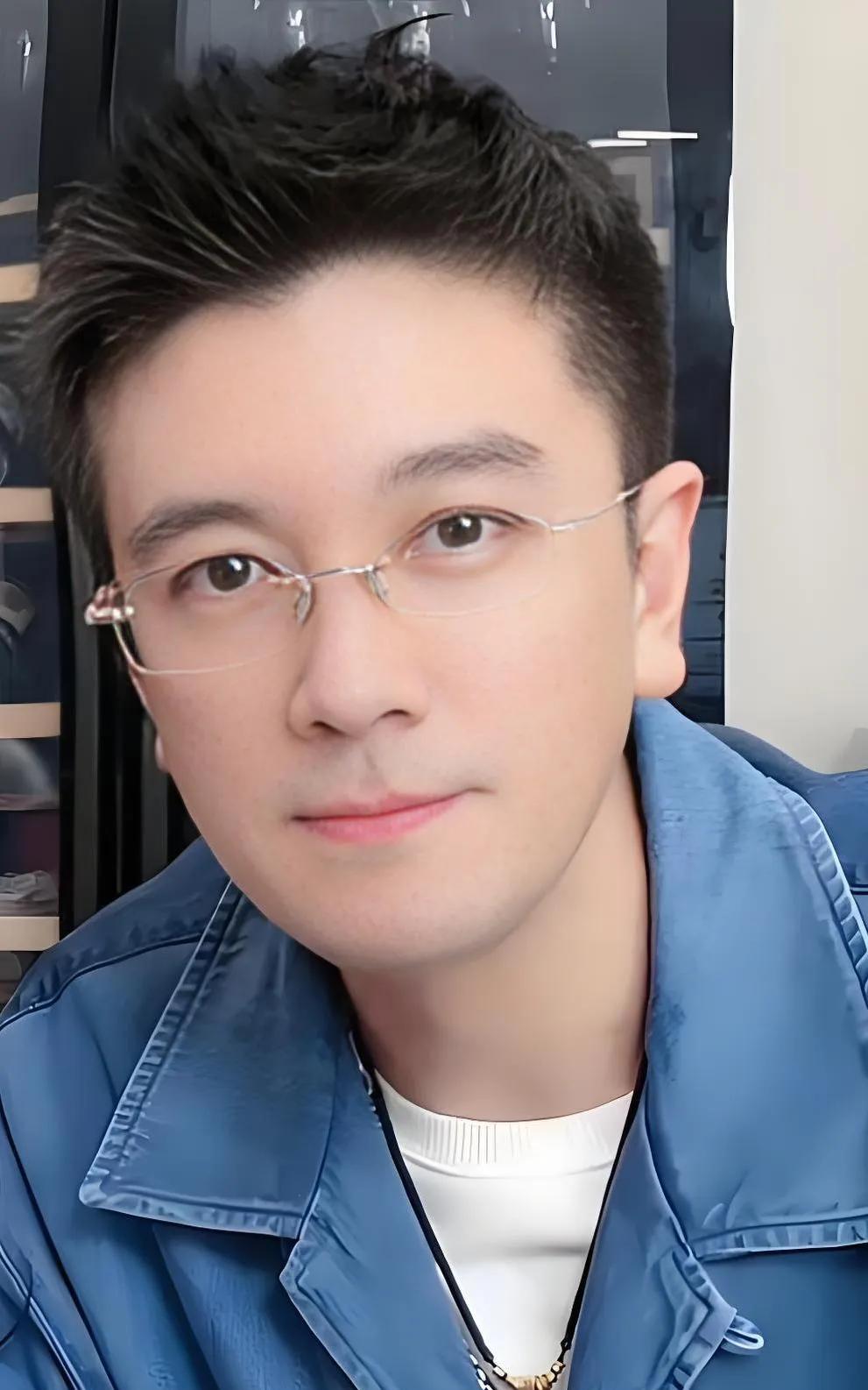 在评论区对网友开黄腔，杨子这是彻底放飞自我，完全不管个人形象了。杨子并不是第一