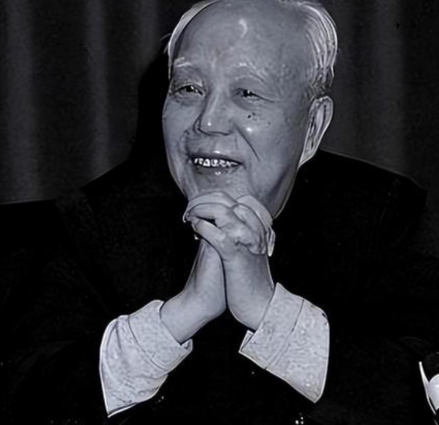 1977年，万里被降格任职，邓小平提议华国锋同志：让他去安徽吧。邓小平的提议得到