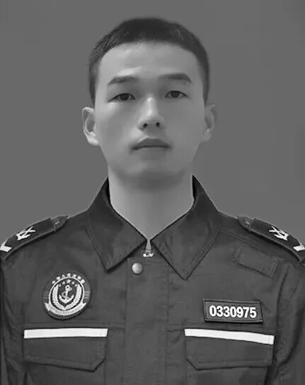 第25届中国武警忠诚卫士评选揭晓衣昕玉(图1)、苗鉴(图2)、程龙(图3)、谯