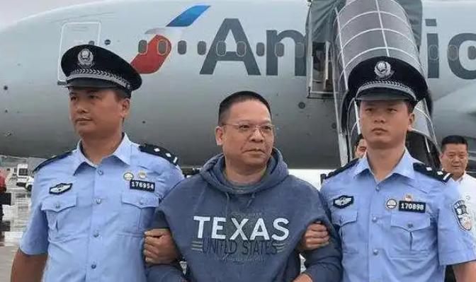 但凡手握权柄、大搞特权的贪官，无一不把子女送到美国或其他海外国家，贪来的巨额赃款