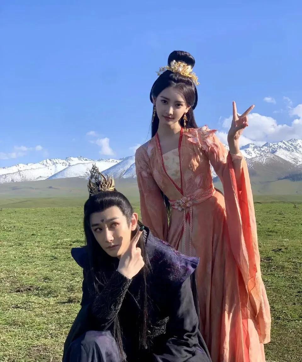 咦？？？古嗖！哇达西怎么多了个表哥