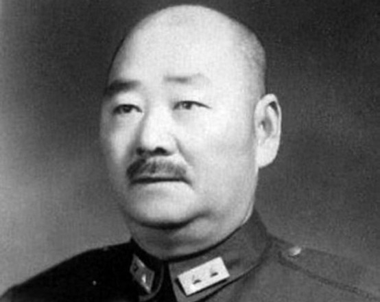1949年底，国民党上将刘峙以治糖尿病为由留在香港，过起了花天酒地的生活，每日出