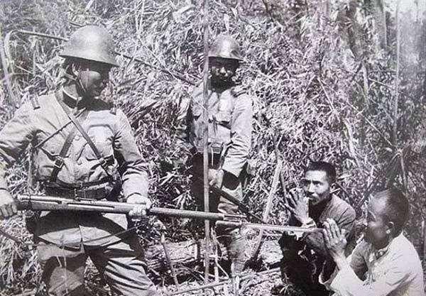 八路军老兵王汝林曾回忆起自己的抗日经历。他描述了在战场上与日军交锋的惨烈情景，无