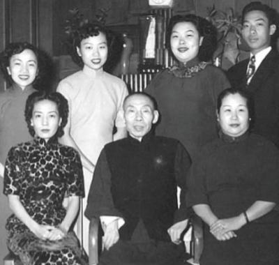 1965年，杜月笙的四姨太姚玉兰外出打牌，突然全身燥热，坐立不安，她心中有不好的