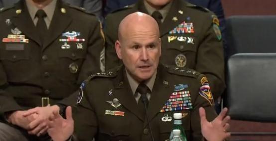 美军已“烂到根”！战争部长赫格塞思密召千名将军，不谈战术，不谈装备，竟然要集体学