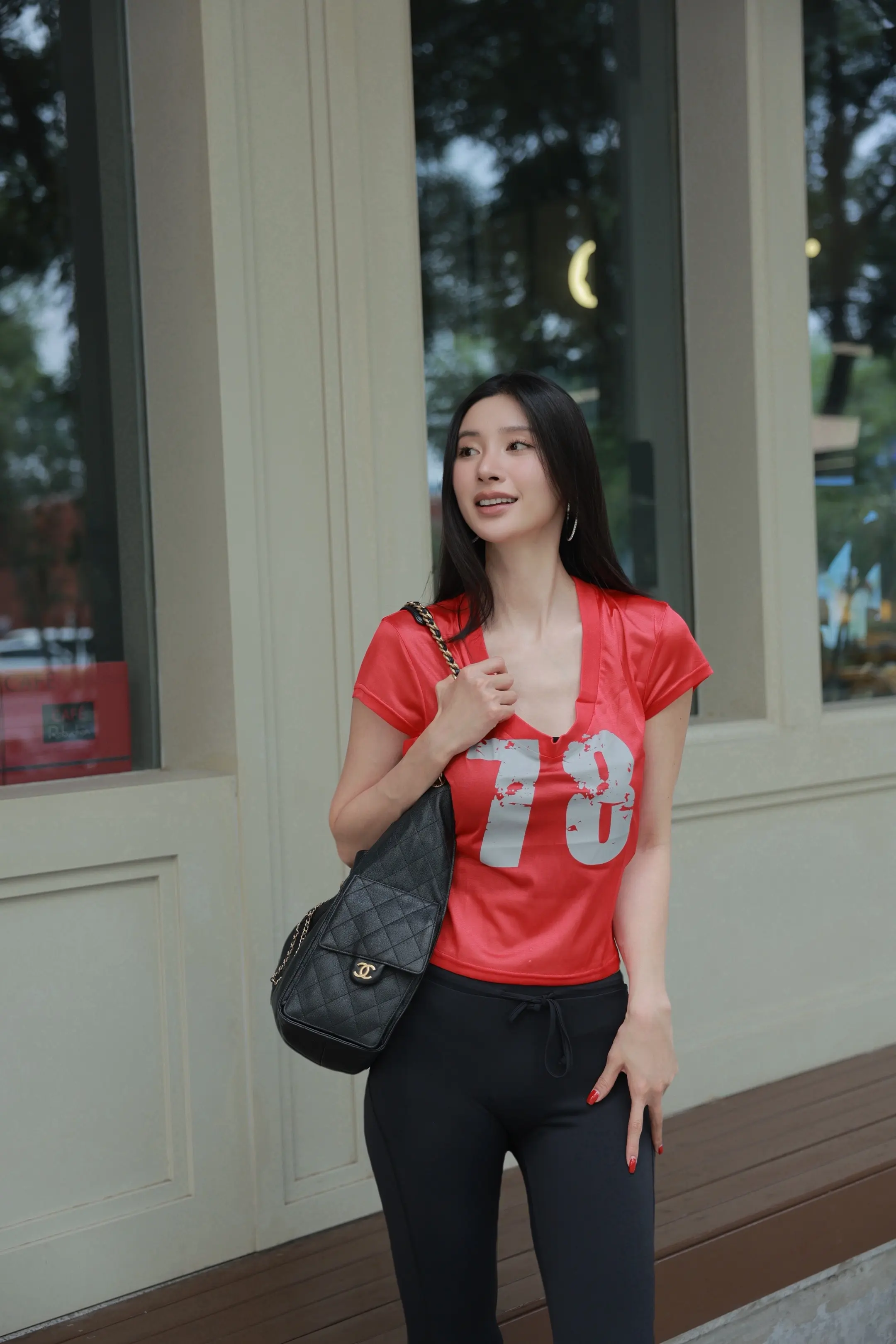 好久没穿红啦 如夏一般热烈 时间 会让我变成勇敢 有力量的人✨