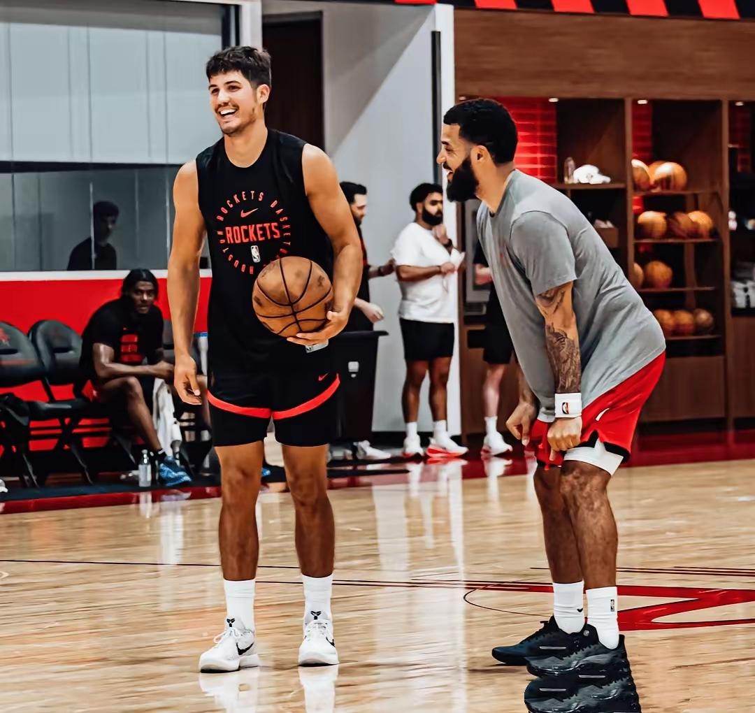 大头伤了对全队是坏事，对谢泼德是好事火箭逆转魔术，谢泼德替补上场29分钟，投