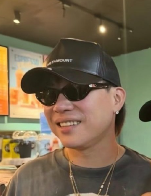 我有预感胡彦斌着凉了不是因为他谈恋爱，也不是因为他才华枯竭，更不是因为他没有