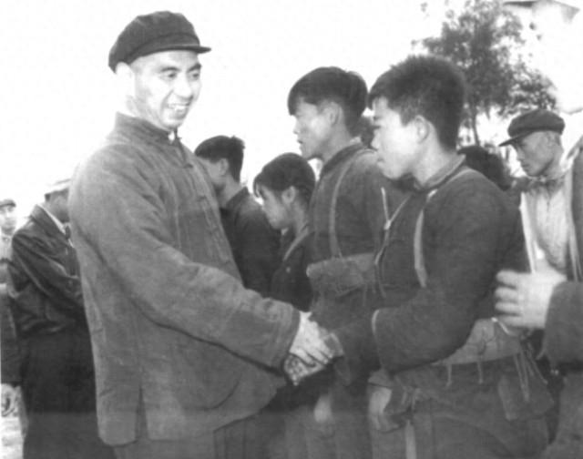 1983年杨勇在北京逝世，杨尚昆在治丧会上宣布2个安排，众人不解杨勇，191