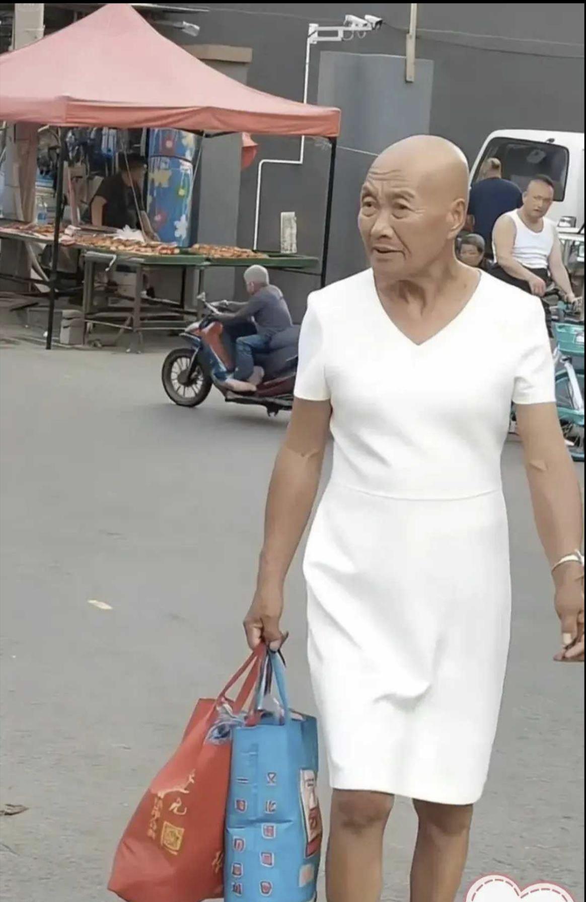 万万没想到！山东淄博，一名72岁老人，他因为和一名80后男子生活上有些小矛盾，心
