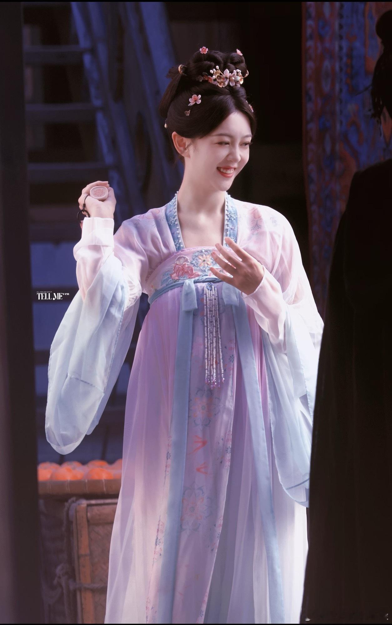 唐朝诡事录之长安这一季，女演员们的唐制齐胸裙都变得好漂亮了。​​​