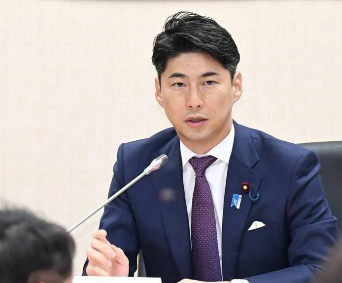 日本重量级政客今天跑到中国台湾叫嚣“台湾有事就是日本有事”，还呼吁“台日美菲合作