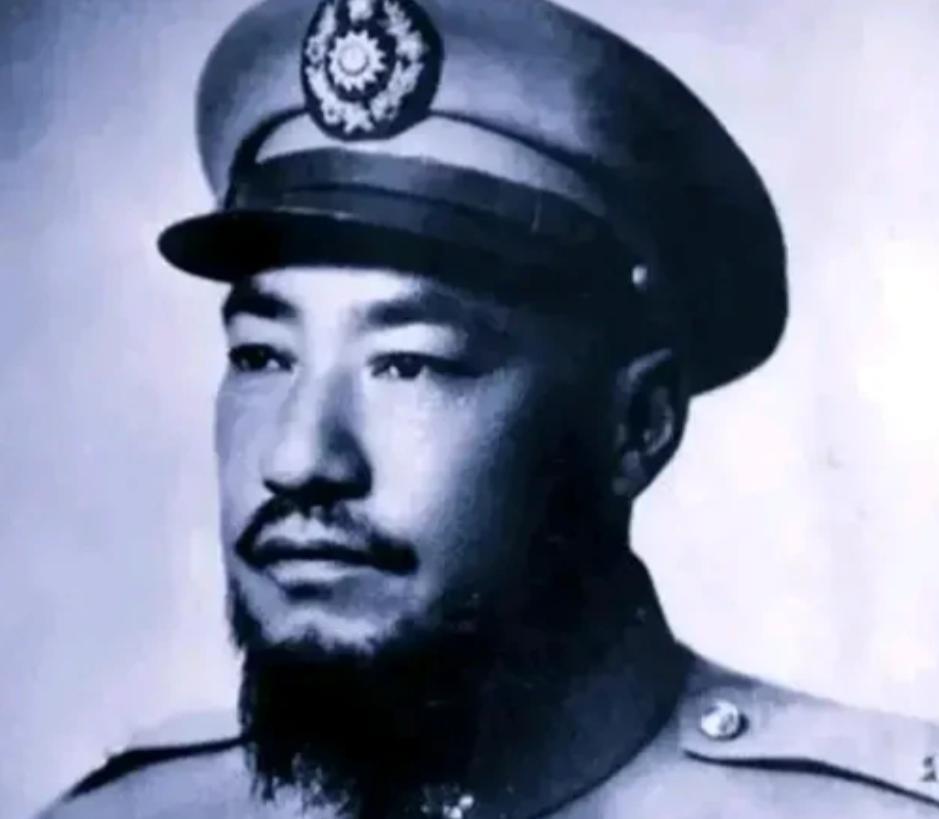 1958年,青海“土皇帝”马步芳偷偷在亲侄女喝的水里下了药,不曾想,就是这个18