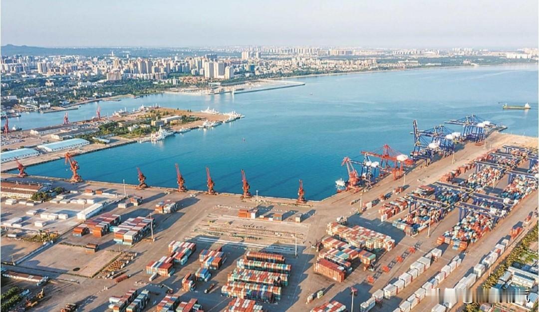 好多人问我海南是复制迪拜模式吗？海南是在打造新的全球自由港吗？海南封关是为了替代