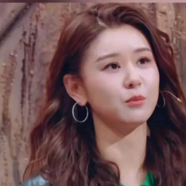 《平凡的世界》最意难平：田晓霞救小女孩遇难，孙少平孤身到老在几代人的青春记忆