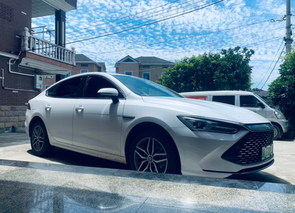 以后再也不碰比亚迪2021款顶配第一批车主，落地差不多16+（装甲贴膜改音响）