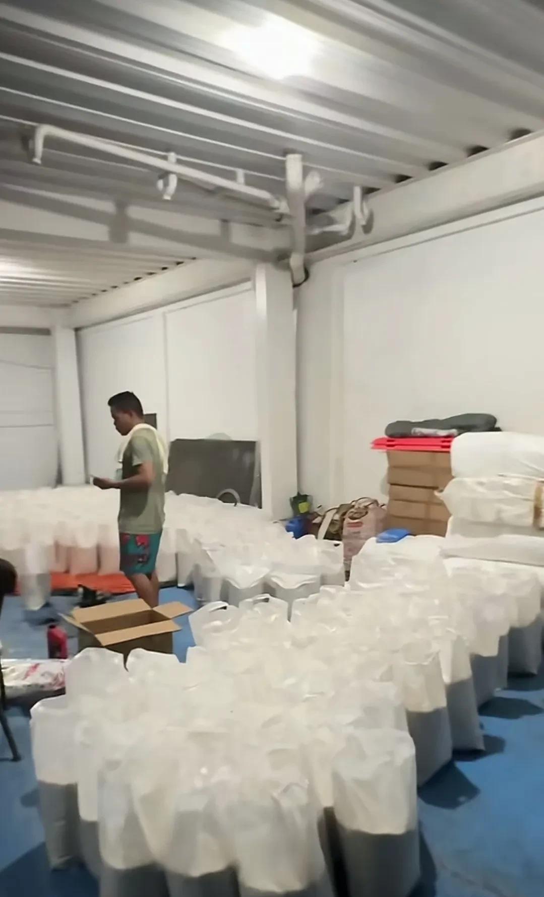 一家江苏中国公司菲律宾分公司，以自己名义向菲律宾受灾地区捐赠2000袋大米。博主