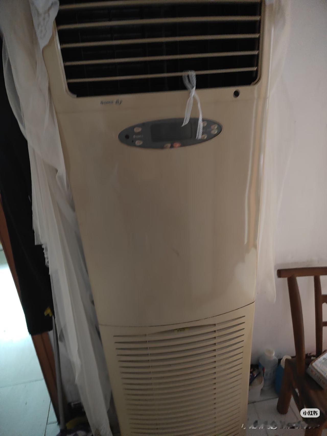 铜价飙到九千美元那天，我把家里那台2009年的老格力拆成零件卖出。铜管一上秤，