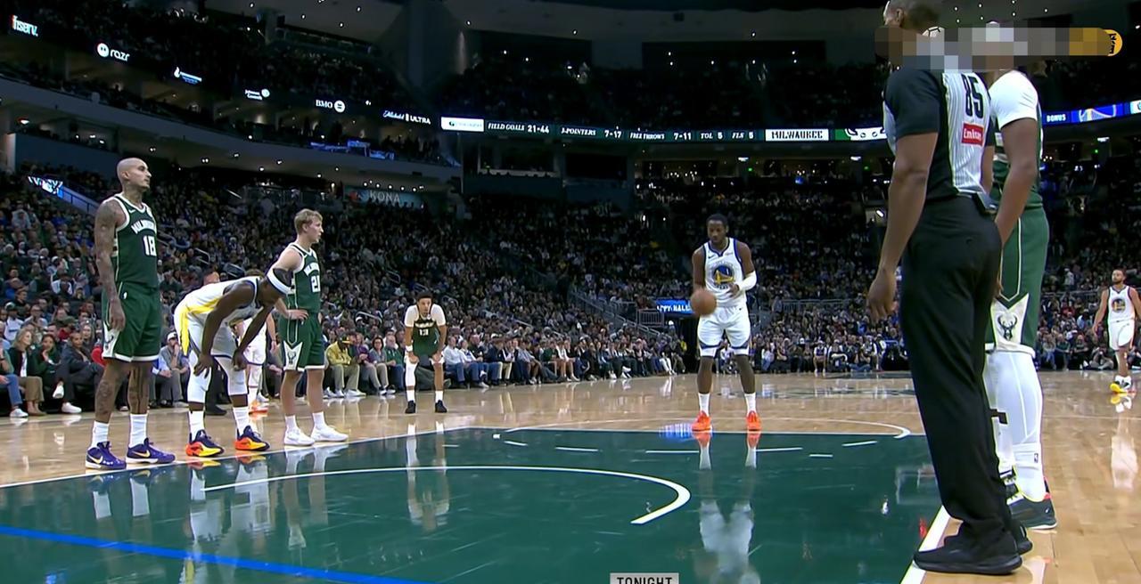 勇士大将库明加真是太让人欣喜若狂了!今天勇士在客场挑战雄鹿,目前双方半场战罢,勇