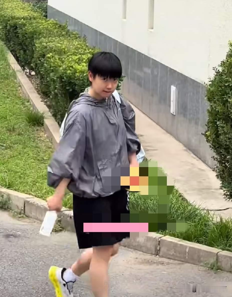 孙颖莎放弃瑞典大满贯2000积分，不少球迷吵起来了。眼睁睁看着卫冕积分没了