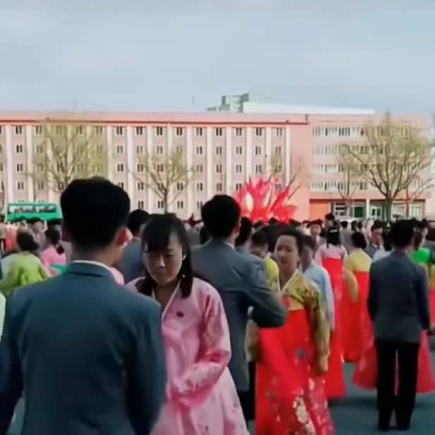 为什么朝鲜至今还有女人打光棍的？今天下午咱们唠唠这类话题。在朝鲜