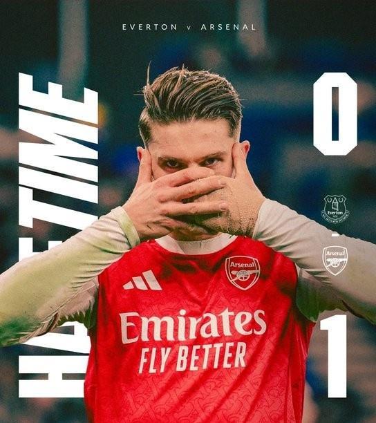 圣诞冠军、两分领跑英超第17轮全面开战，榜首的阿森纳凭借约克雷斯的点射1-0力