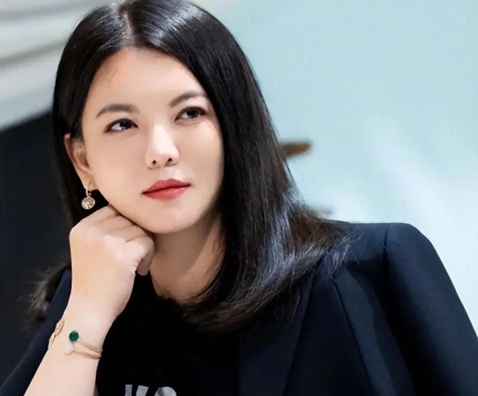 1月16日最新消息，49岁湖南卫视主持人李湘，360娱乐总裁李湘，全网被封禁，禁