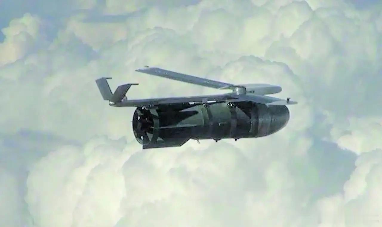 乌克兰国防部情报总局副局长斯基比茨基表示，俄罗斯计划在年底前生产12万枚滑翔制导