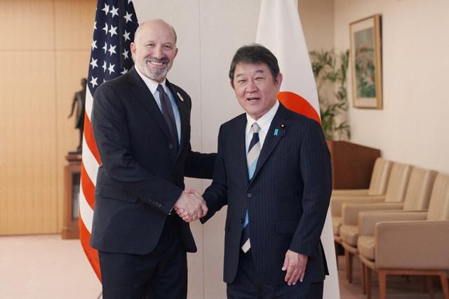 日本的一场电视访谈，意外成了日本政坛对“威胁”认知的照妖镜。3月22日，日本