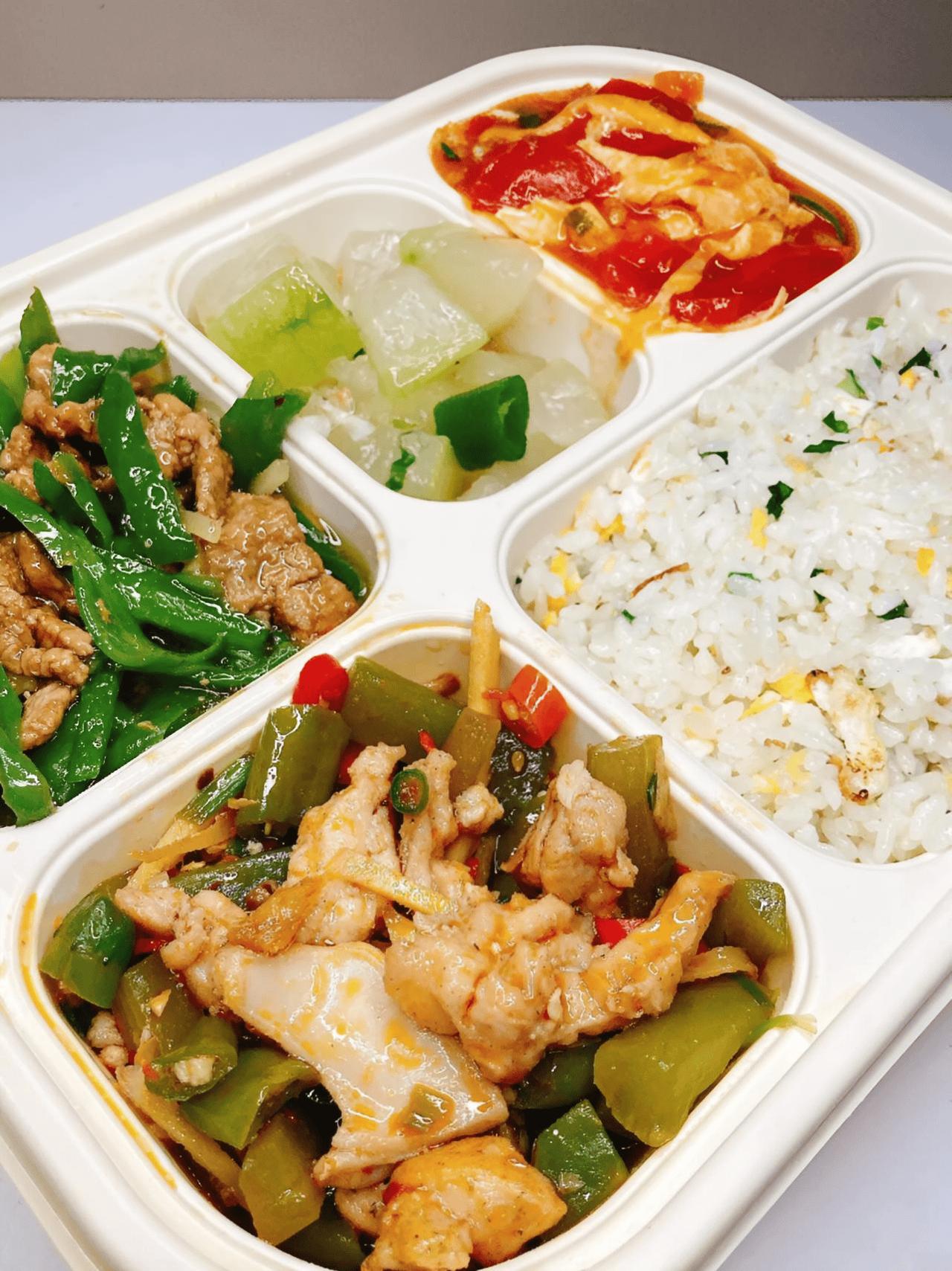 现在很多单位的食堂，真的是实打实的良心惠民福利。早餐仅需1元、午餐只要2元，所有