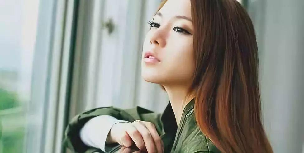 在感情的世界里，有一种真相，总是令人心碎，却又难以回避。男人和女人在面对感情的终