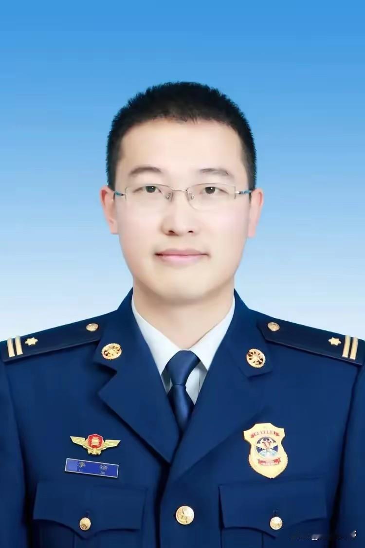 李治，男，汉族，1986年1月出生于黑龙江省，毕业于大庆师范学院，中国共产党党员