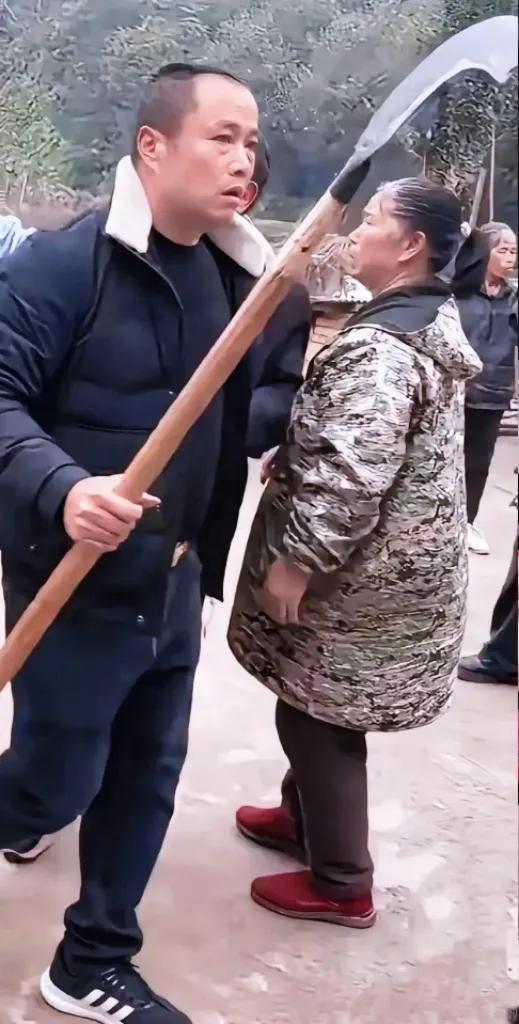 真是把人看傻了，这哪是请客吃饭，简直是进了“土匪窝”！