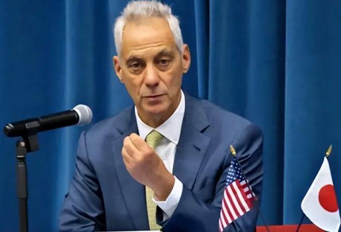 别怂，特朗普看着呢！当地时间11月20日，美国驻日大使格拉斯开完会直接对着媒体放