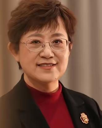 中国工程院院士医学博士北大常务副校长乔杰，女，1964年1月生，医学博