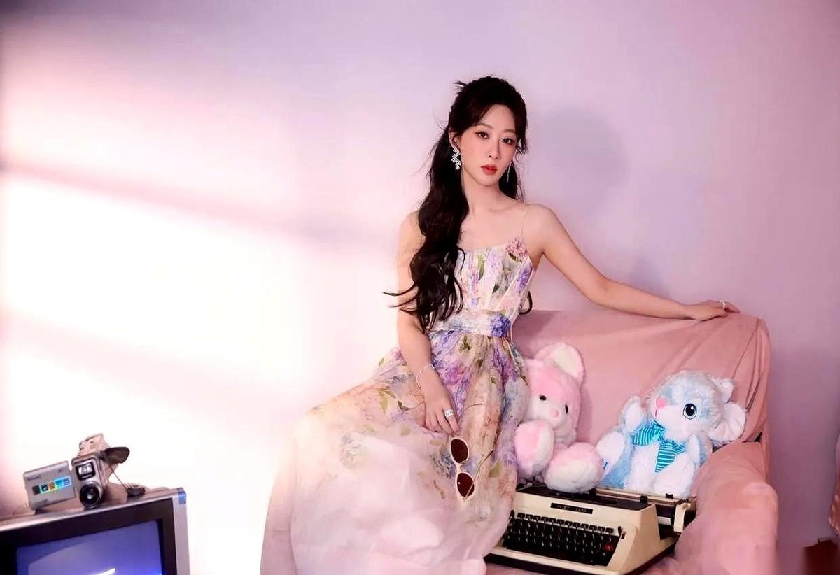 优酷、爱奇艺、腾讯，三大视频巨头，排着队给一个人过生日。这阵仗，说实话，有点吓