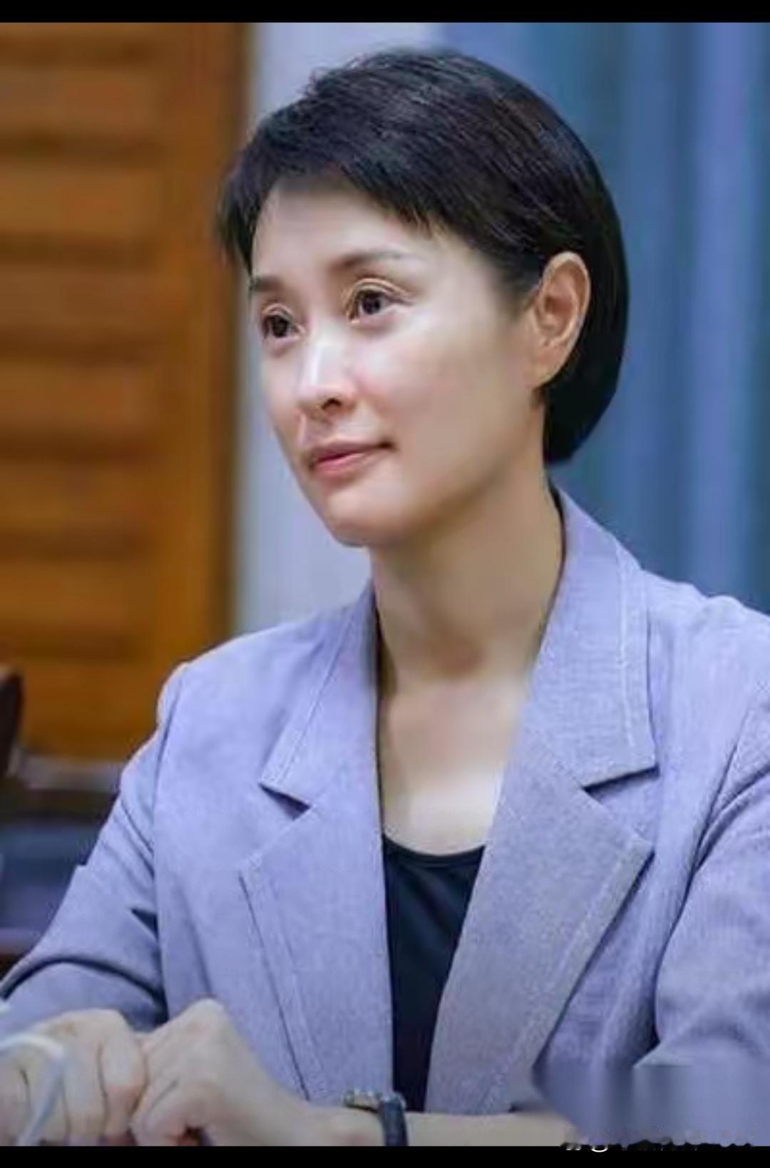 吴越说，她这辈子就谈过一次恋爱。那个人，是陈建斌。两个人在一起同居了好几年，